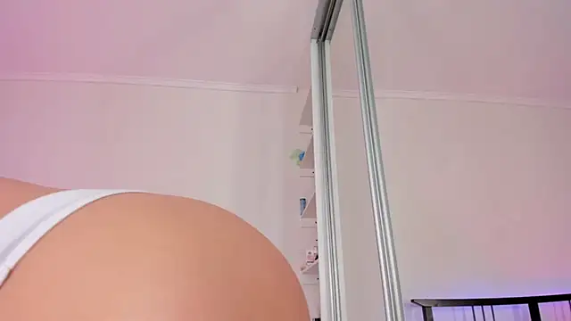 Flora_Meooww webcam