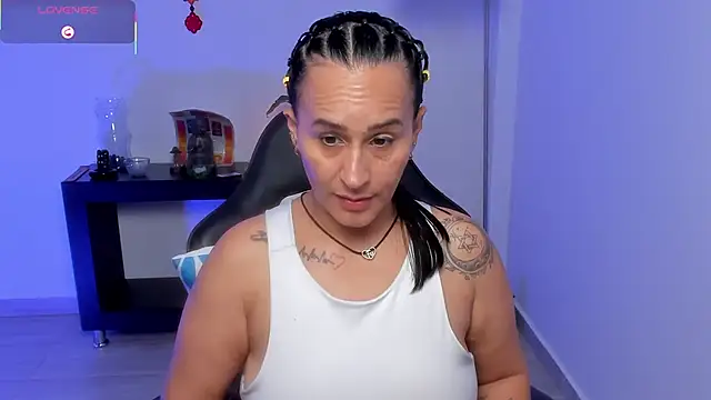 Sara_Charmy webcam