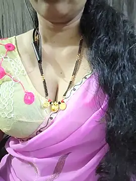 bhuvana_555 live cam on StripChat