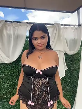 Watch HoneyBunXXX live on EroticFlix - High definition streams