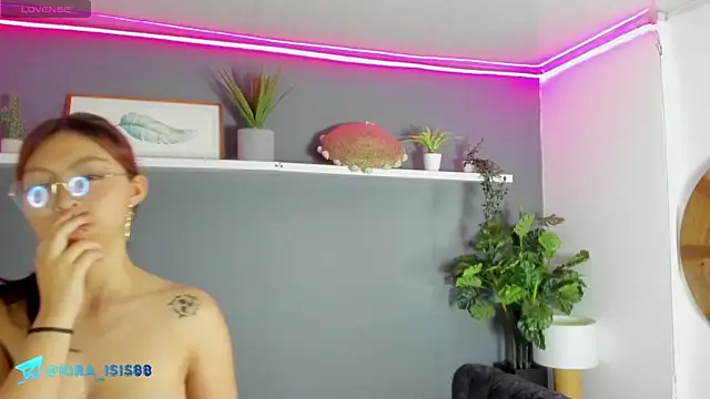 Kira_Exe_ webcam