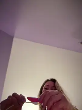 MiraKisss webcam