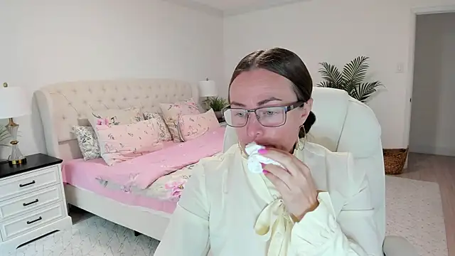 Vika73 webcam