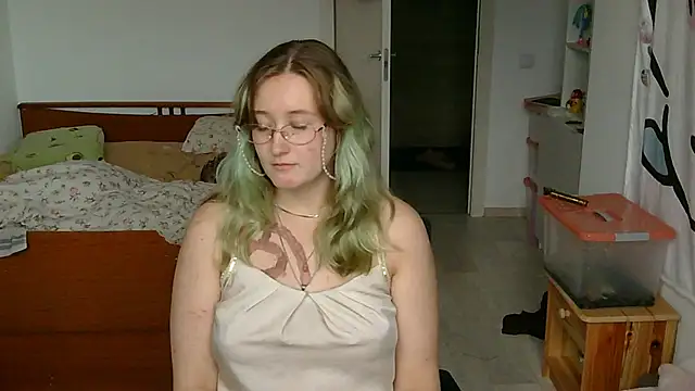 yourcherry3 live cam on StripChat