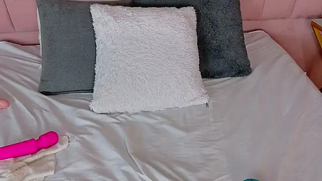 SCARLHETTBROWN webcam