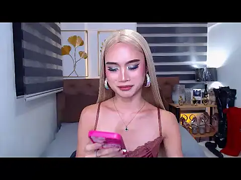 JuicyCockThea webcam