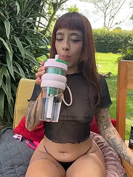 Watch AliceMrtnz live on EroticFlix - High definition streams