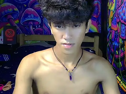 hugekenbigcock live cam on StripChat
