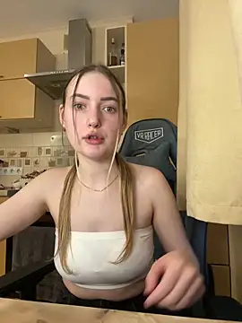 Watch Lisanta live on EroticFlix - High definition streams