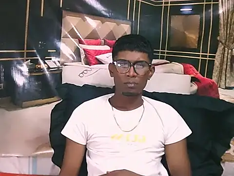 IndianThuggin webcam
