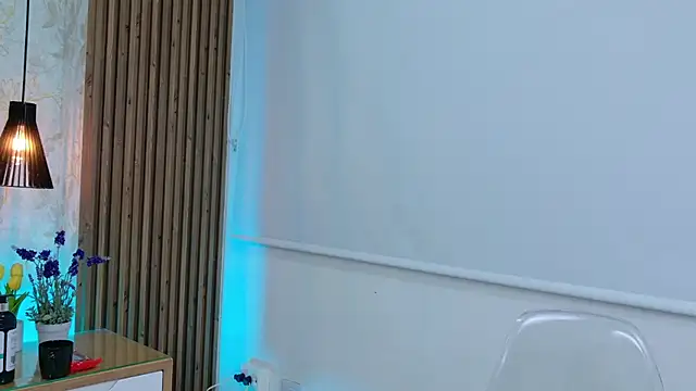 LindaLove__ webcam