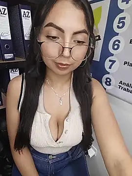 JENNIFER__03 webcam