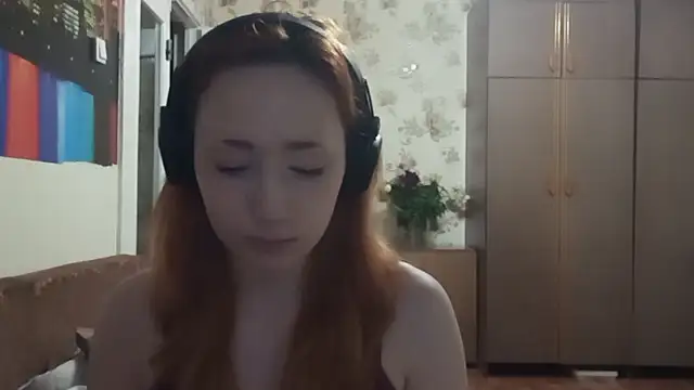 YaniraHeneisen webcam