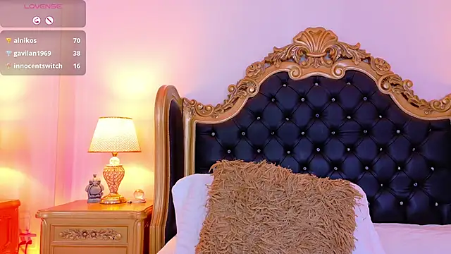 Watch AdelinaVans live on EroticFlix - High definition streams