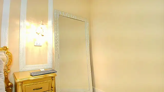 Watch HallieStone live on EroticFlix - High definition streams