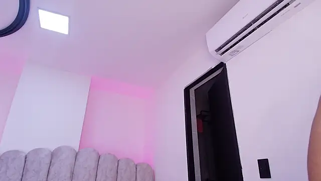 Watch Karla_hilton1 live on EroticFlix - High definition streams