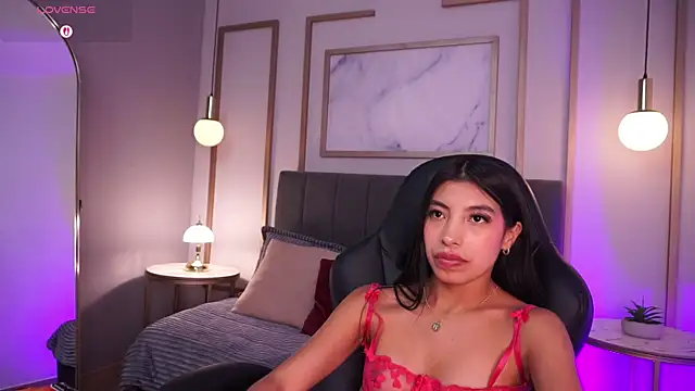Watch Tiffany_Low live on EroticFlix - High definition streams