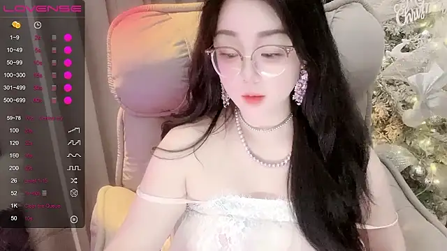 Monica-666888- webcam