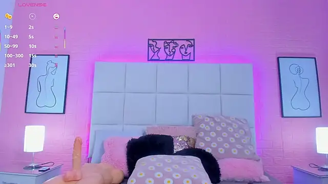 charlotte_kisss webcam