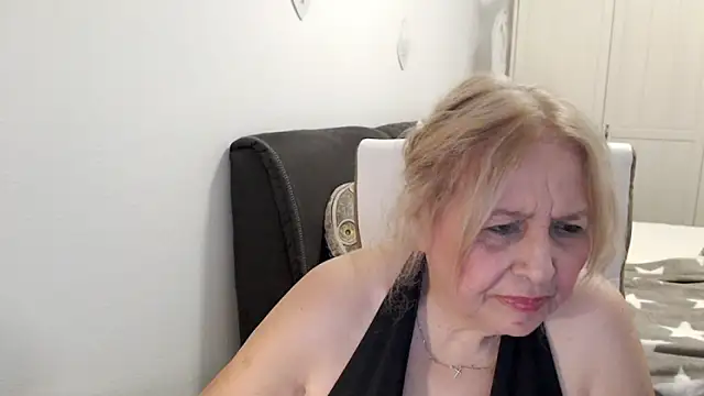 SusiLifeXXX webcam