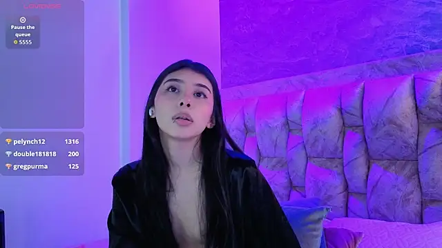 Watch chloe_bluee_ live on EroticFlix - High definition streams
