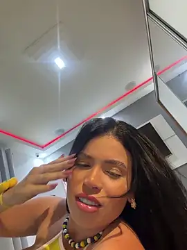 rafaellaz's live room