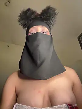 arabayla (F teen) - Spit on boobs💦🍒