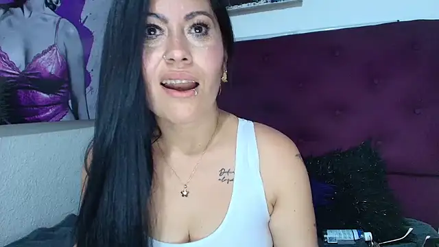 Watch Tania_mature live on EroticFlix - High definition streams