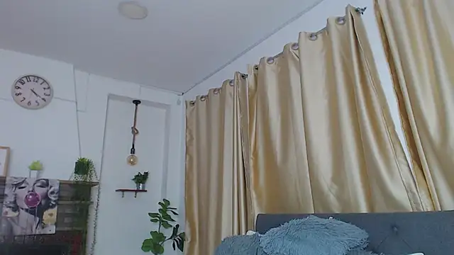 Emma_hassani webcam