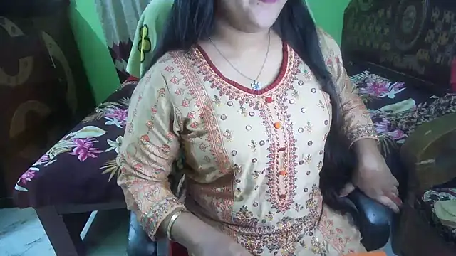 BengaliQueenStar live cam on StripChat