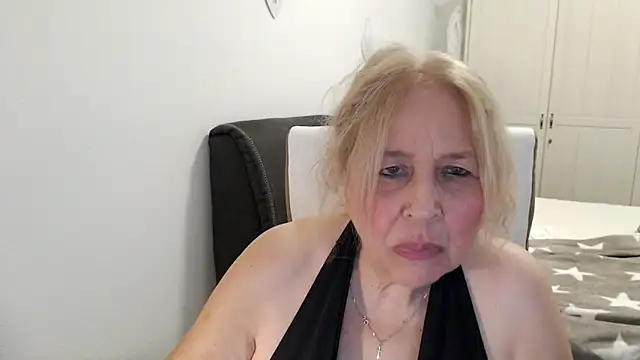 SusiLifeXXX webcam