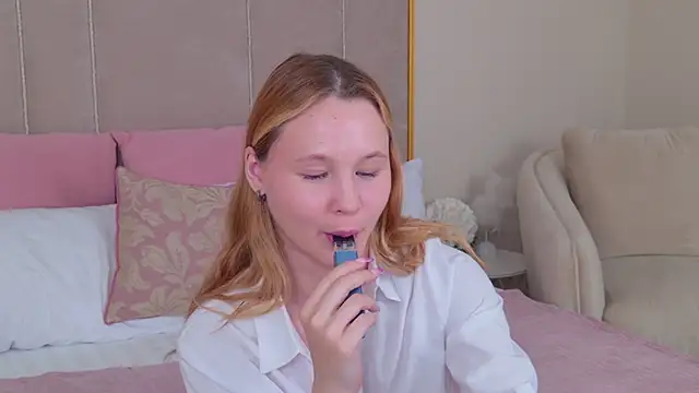 Watch AmeliRoyse live on EroticFlix - High definition streams