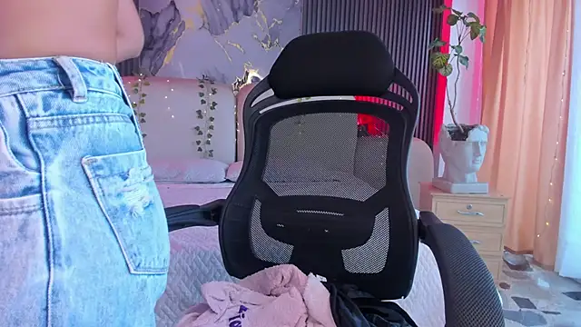 CarolineFyre webcam