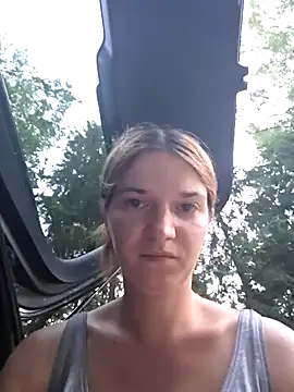Mercedeswoman8 webcam