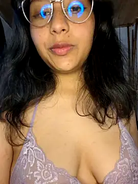 vaioletpoet live cam on StripChat