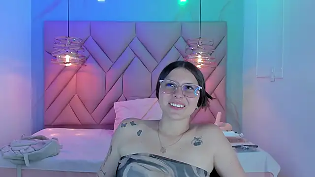 AngelaaCute_ live cam on StripChat