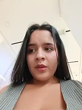 Julieth_hot-69 webcam