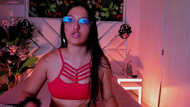 Janett_Moore webcam