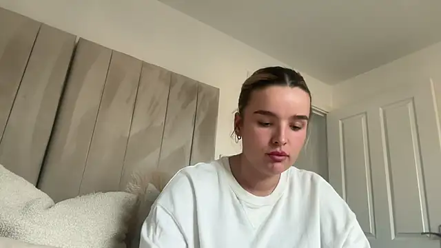 Watch maisiesmithx live on EroticFlix - High definition streams