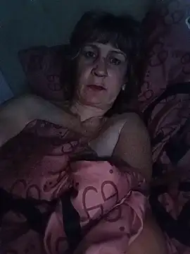 laura_kiss (F milf) - Naked