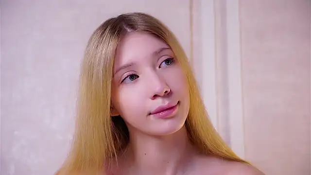 Watch SunnivaCovil live on EroticFlix - High definition streams