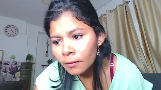 Emma_hassani webcam