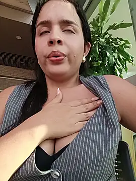 Julieth_hot-69 webcam