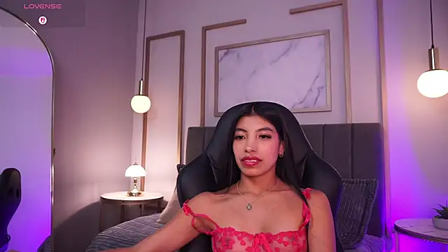 Tiffany_Low webcam