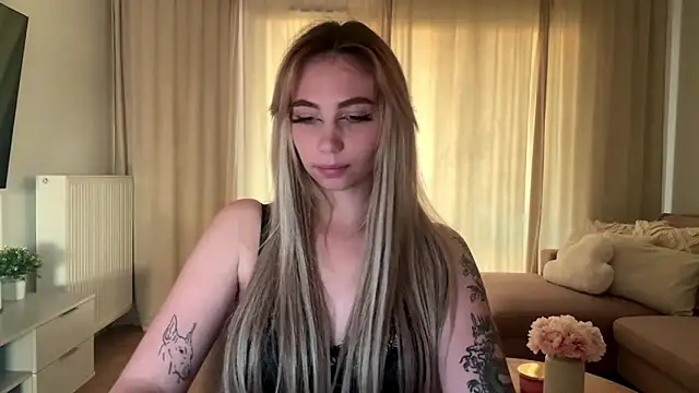 TeenLily webcam