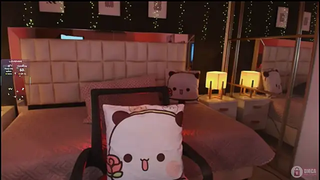 emmy_wattsoon webcam