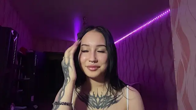 Greeneyedlauren webcam