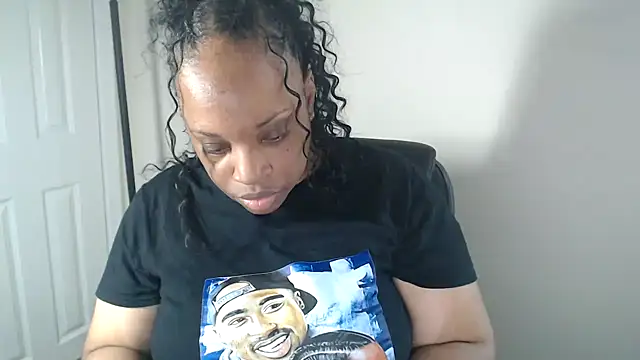 Sexymona1218 webcam