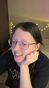 Watch EmiSparks live on EroticFlix - High definition streams