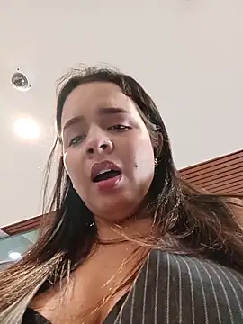 Julieth_hot-69 webcam